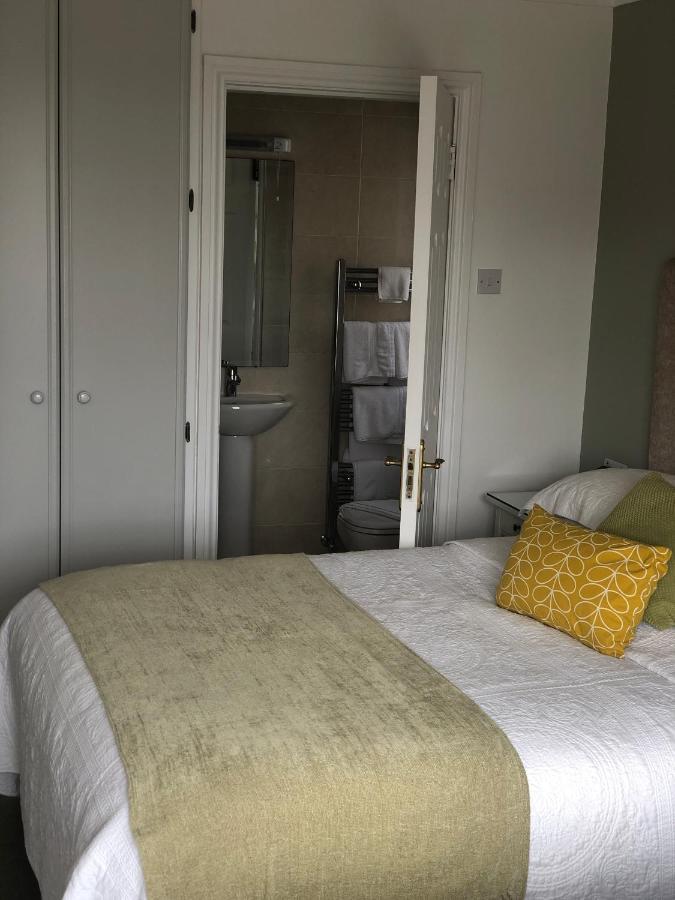 Petra House B&B กัลเวย์ ภายนอก รูปภาพ